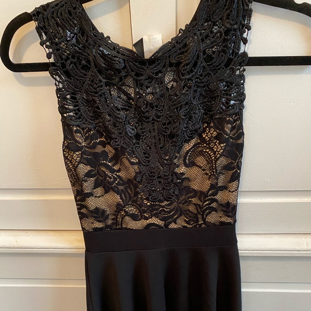 Windsor lace dress